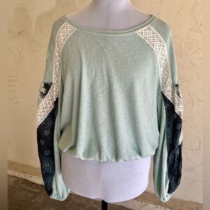 Free People Green Raglan Sweatshirt w/ Wide Relaxed Fit Sleeves